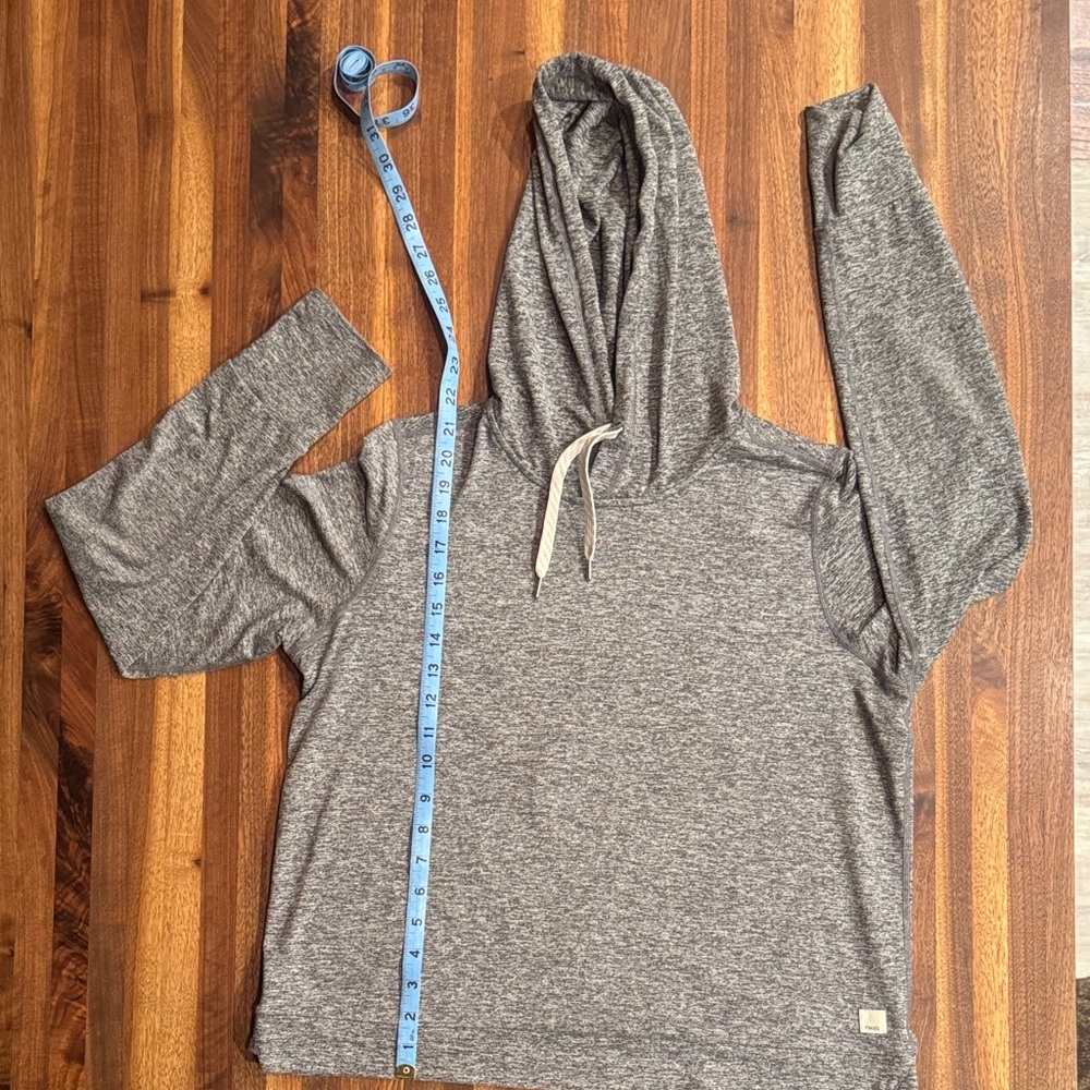Vuori Heather Gray Halo Essential Hoodie. Size Medium